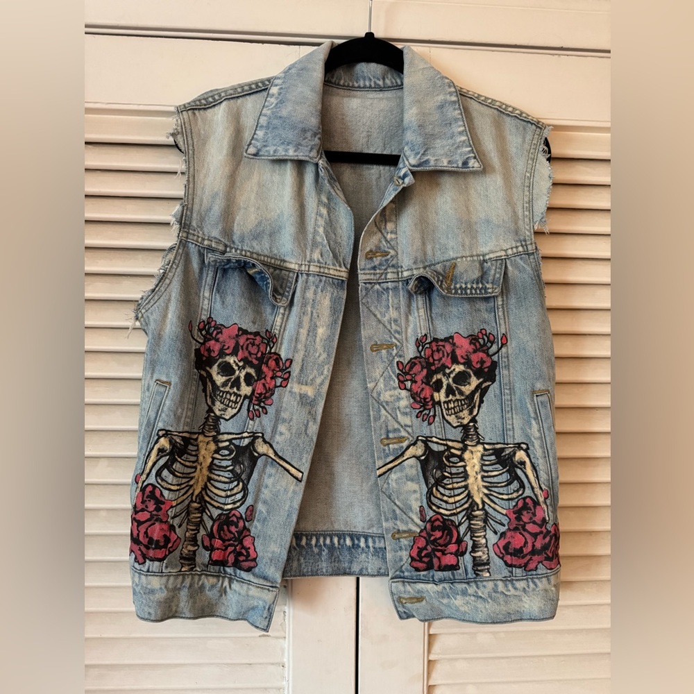 HAND-PAINTED CUSTOM DIA DE LOS MUERTOS JEAN VEST SIZE SMALL